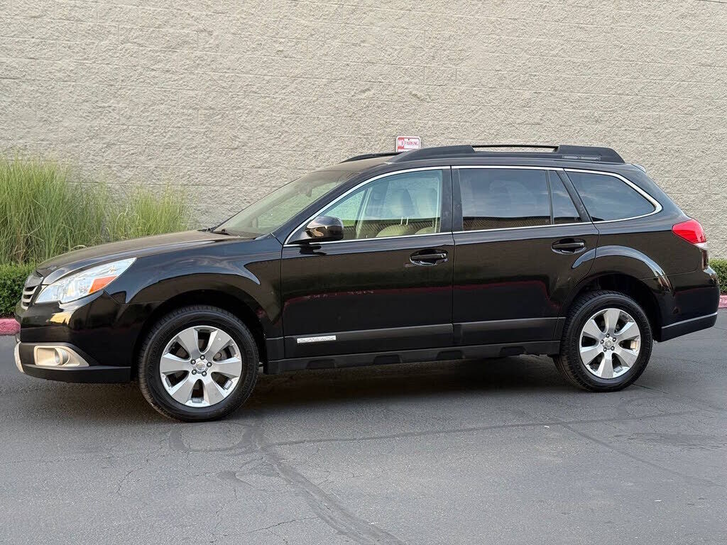 2010 SUBARU Outback