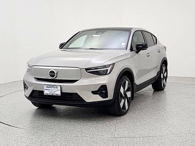 2023 VOLVO C40