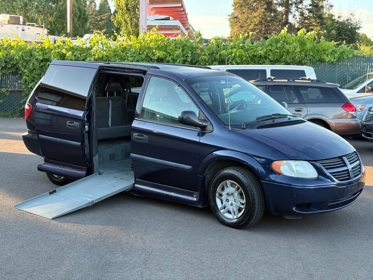 2005 DODGE Caravan