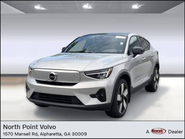 2023 VOLVO C40