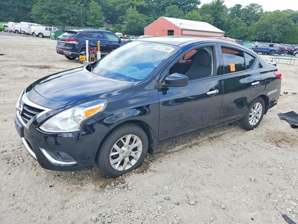 2016 NISSAN Versa