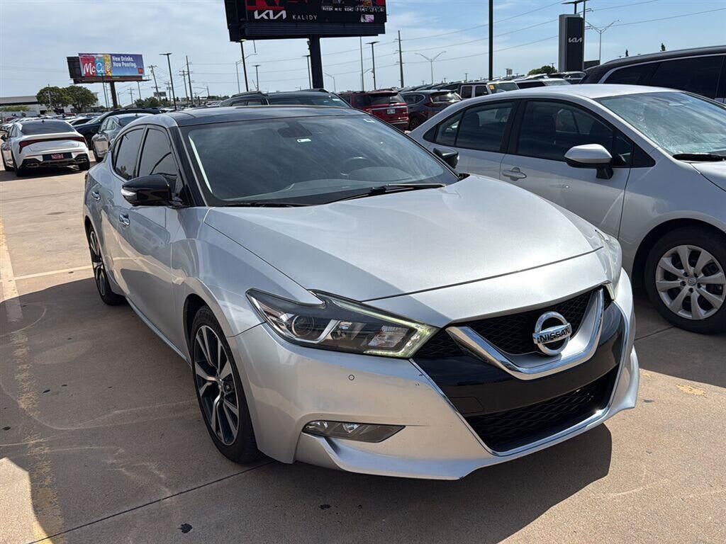 2017 NISSAN Maxima
