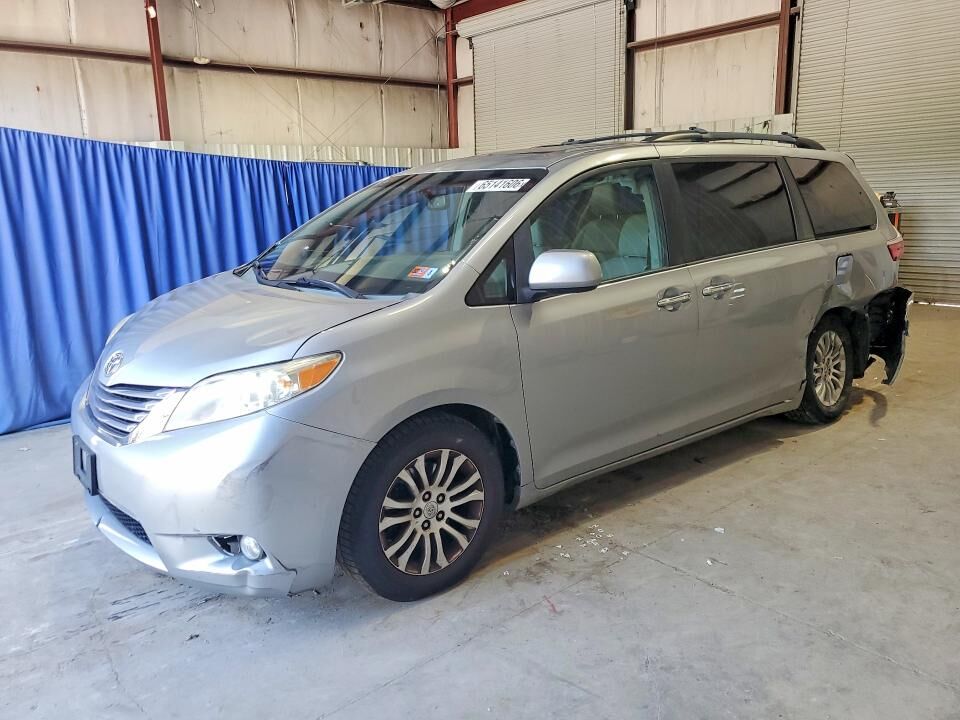 2015 TOYOTA Sienna