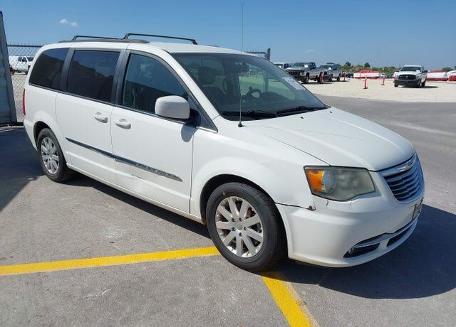 2013 CHRYSLER Town and Country