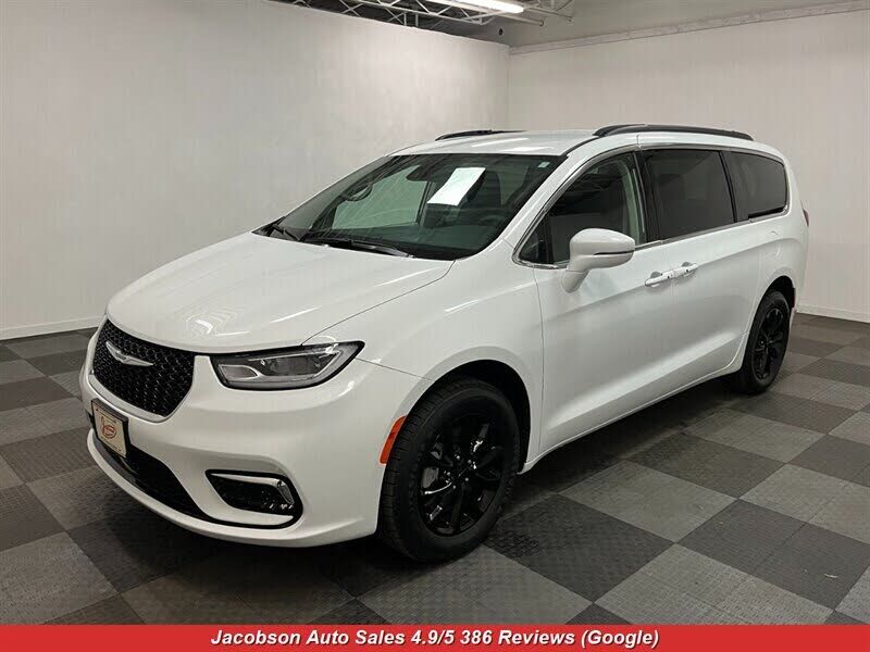 2022 CHRYSLER Pacifica