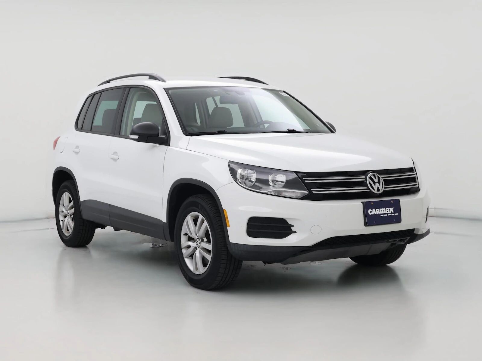 2017 VOLKSWAGEN Tiguan