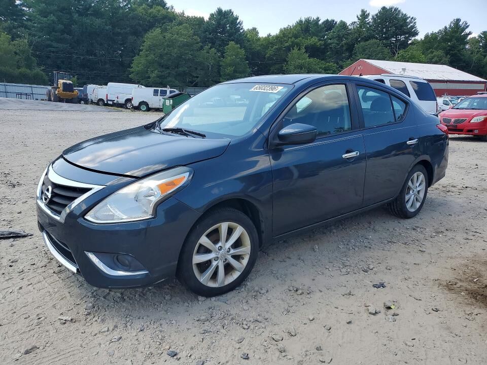 2015 NISSAN Versa
