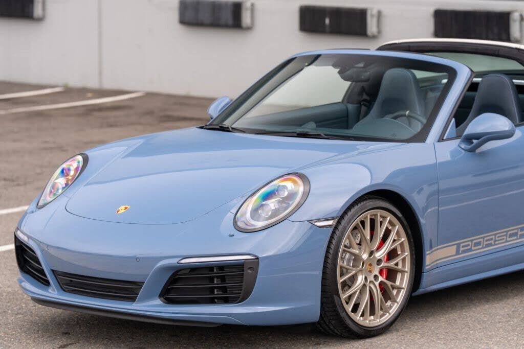 2017 PORSCHE 911