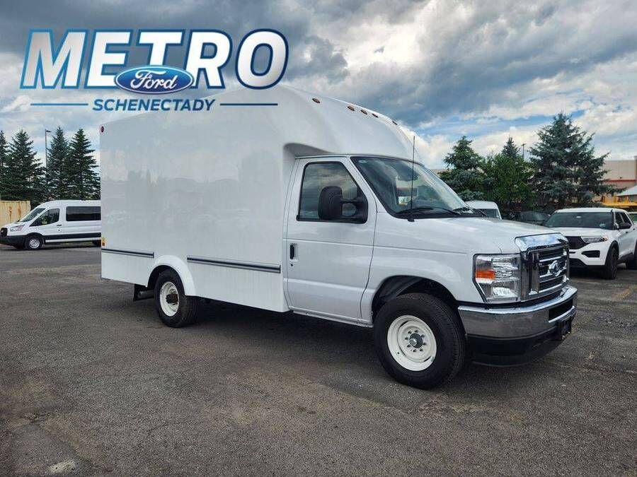 2025 FORD E-350
