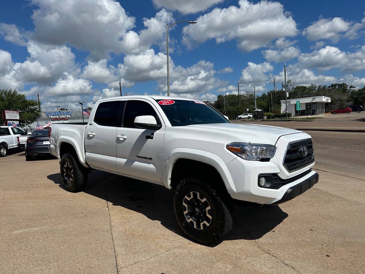 2017 TOYOTA Tacoma