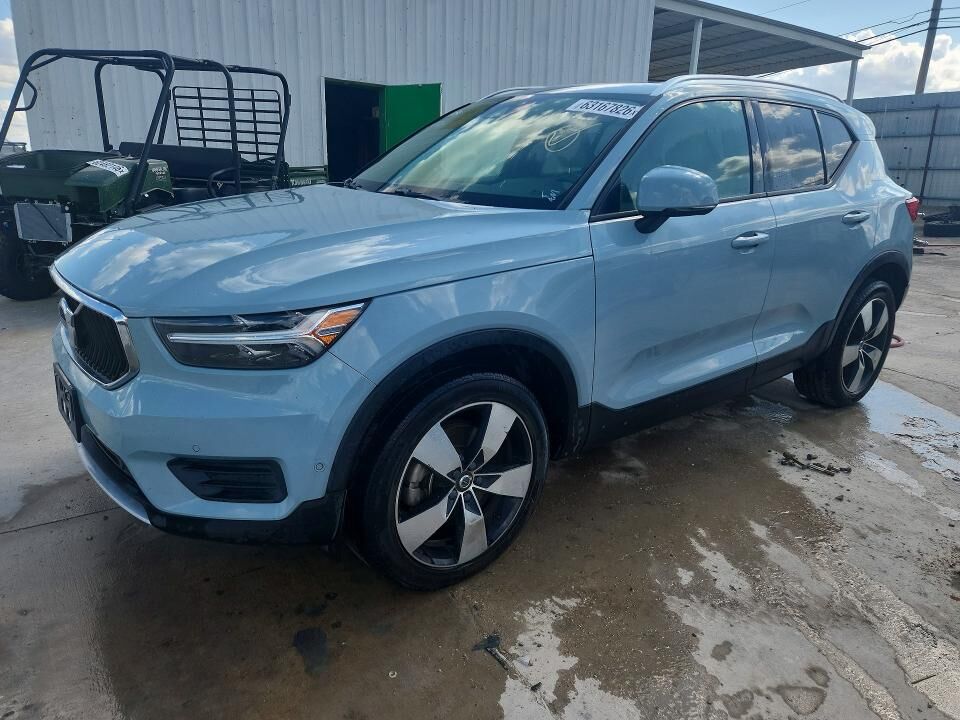 2019 VOLVO XC40