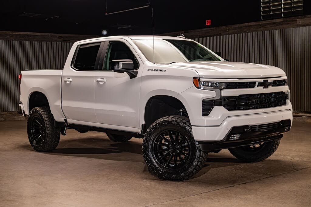 2024 CHEVROLET Silverado