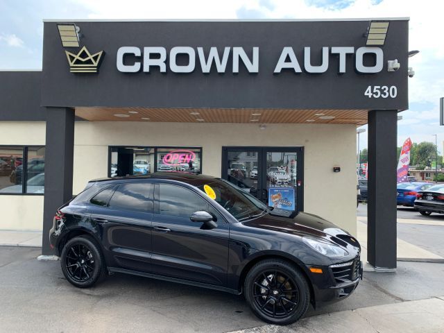 2017 PORSCHE Macan