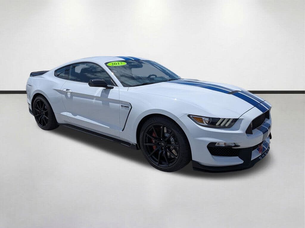 2017 FORD Mustang