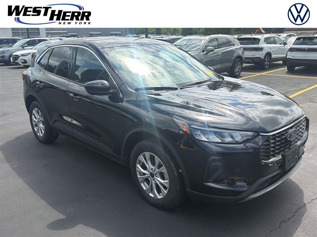 2023 FORD Escape