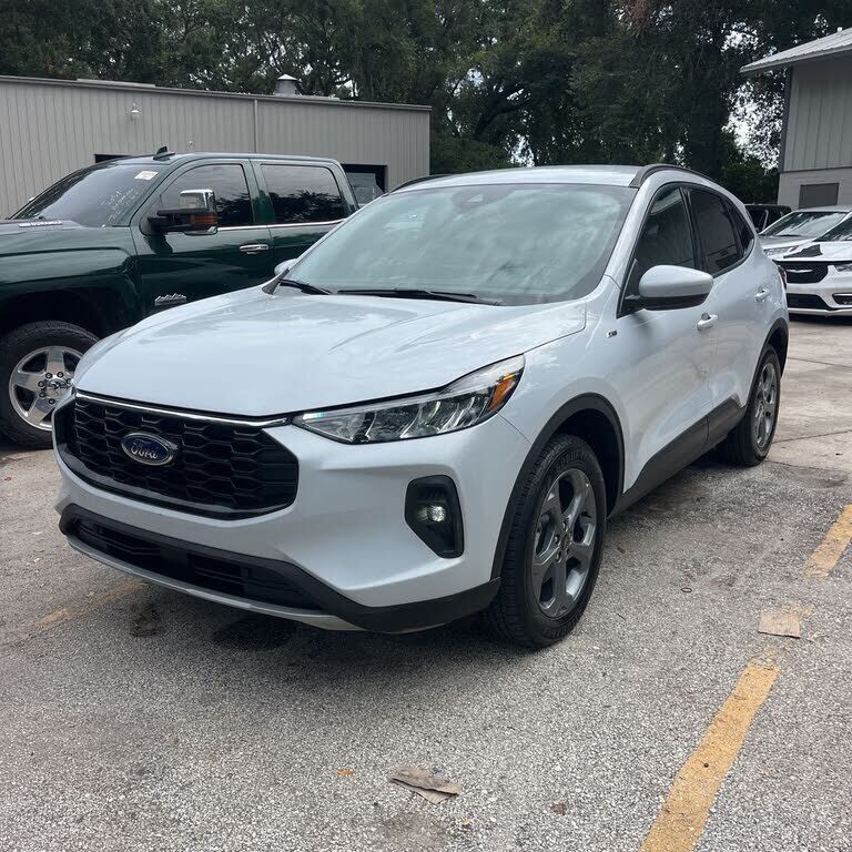 2025 FORD Escape