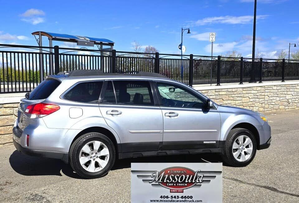 2012 SUBARU Outback