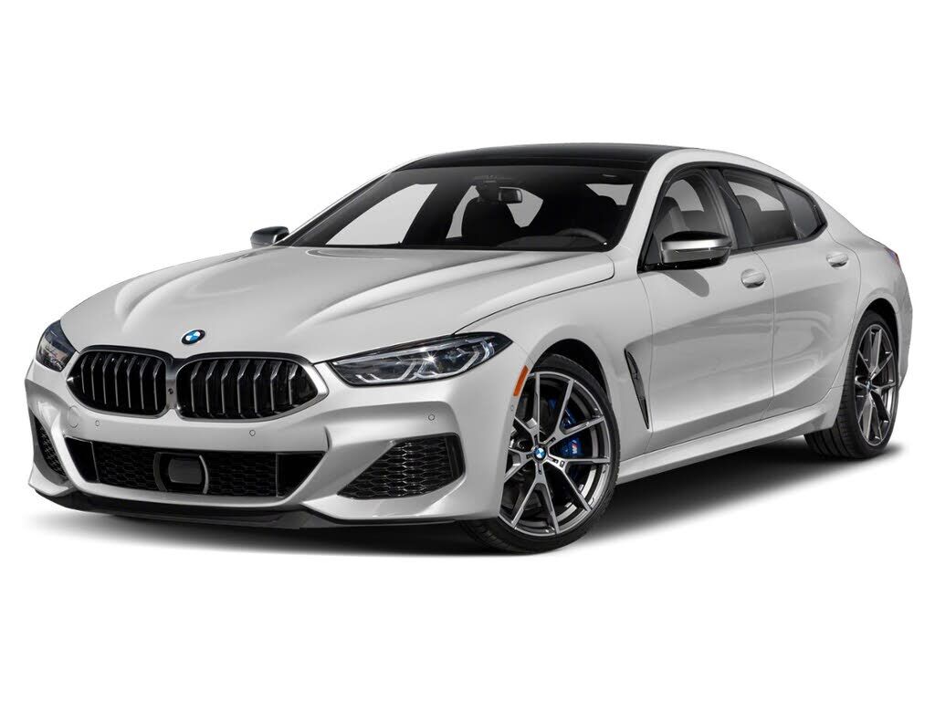 2022 BMW M8