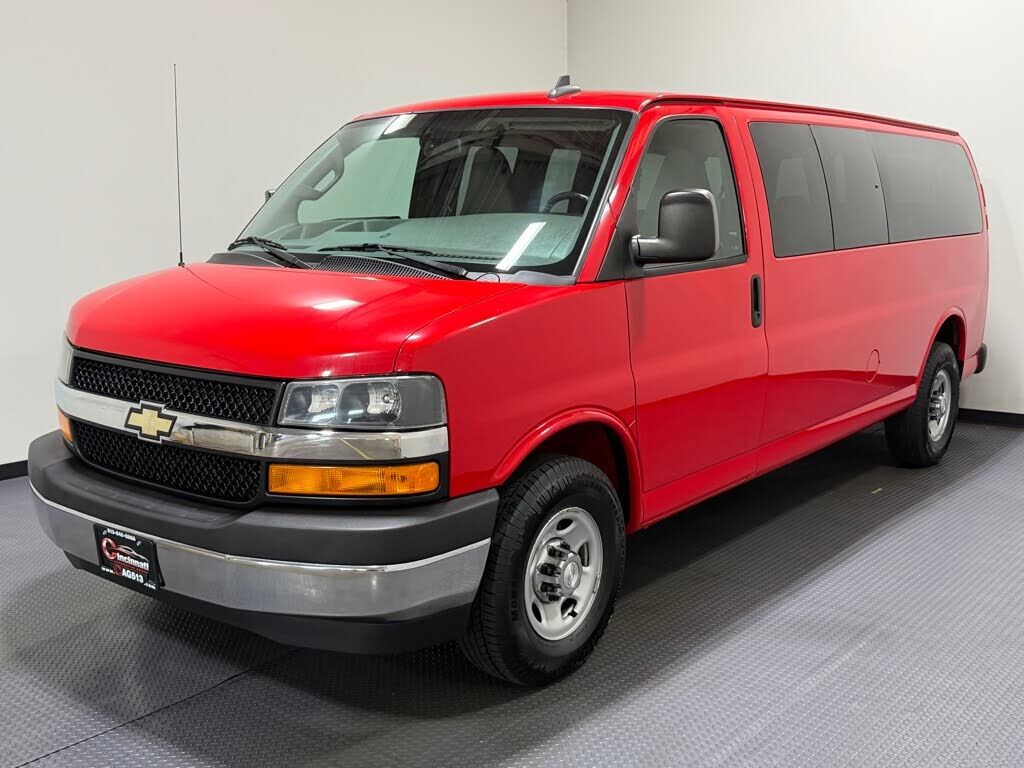 2017 CHEVROLET Express