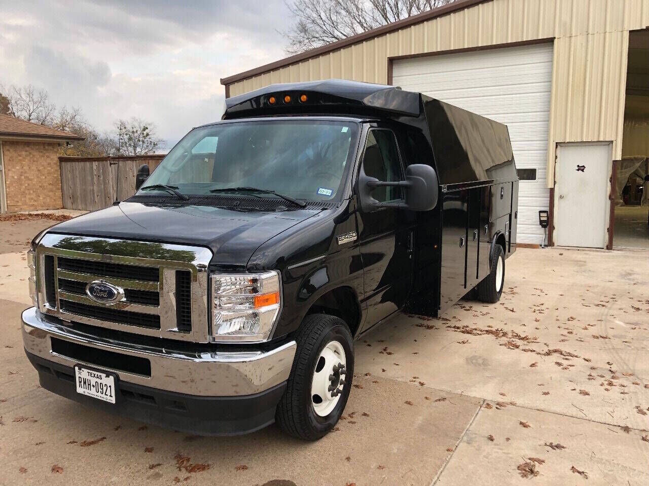2022 FORD E-450