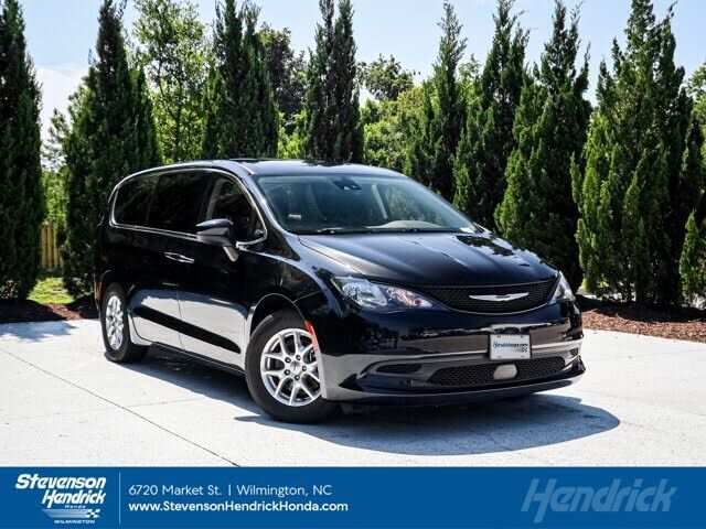 2023 CHRYSLER Voyager