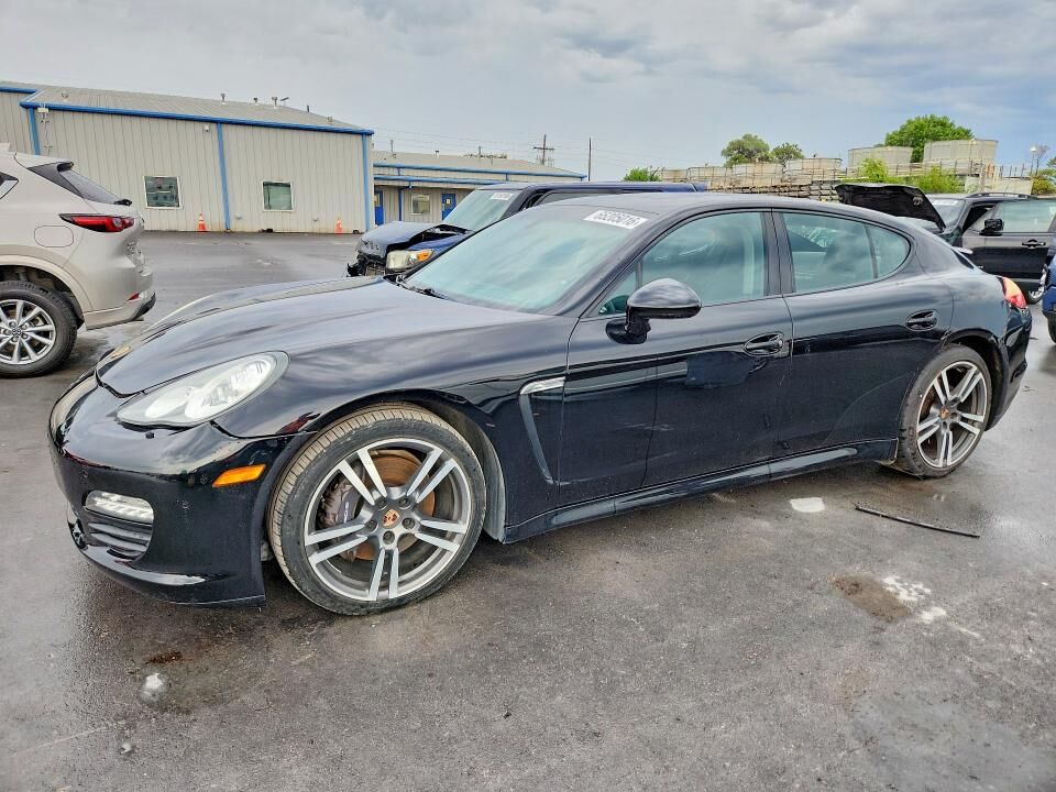 2013 PORSCHE Panamera