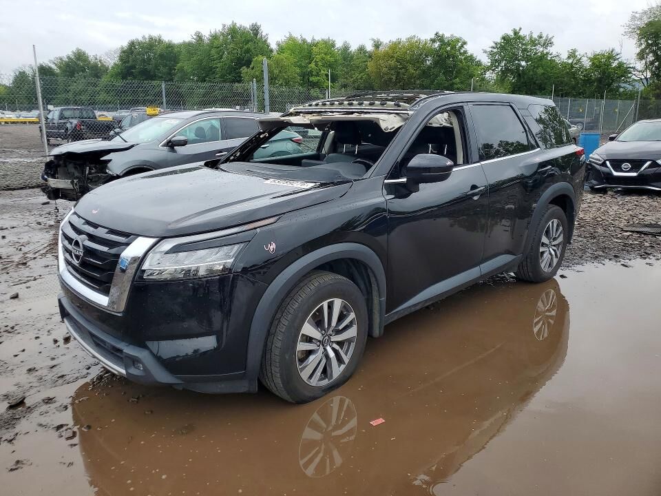 2022 NISSAN Pathfinder