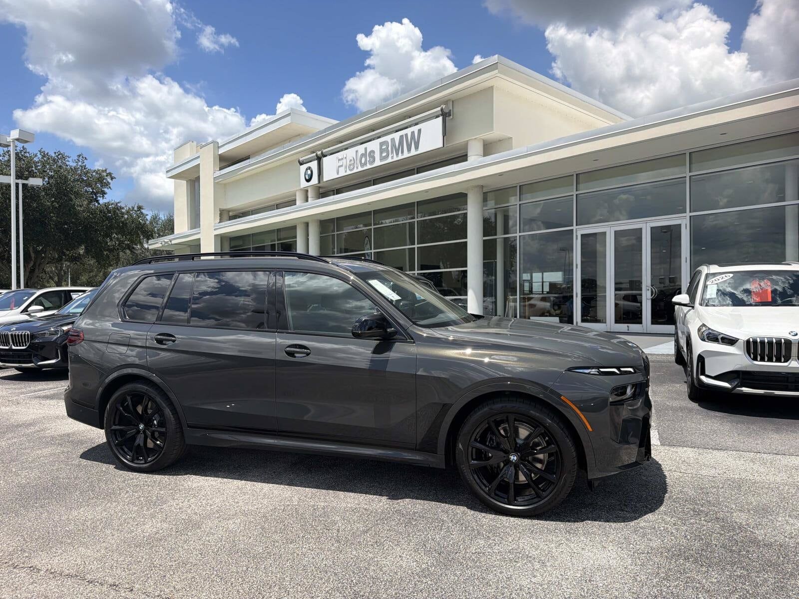 2027 BMW X7