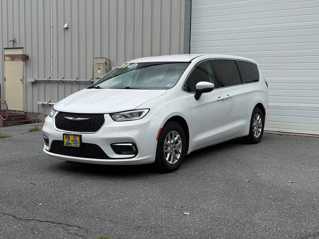 2023 CHRYSLER Pacifica