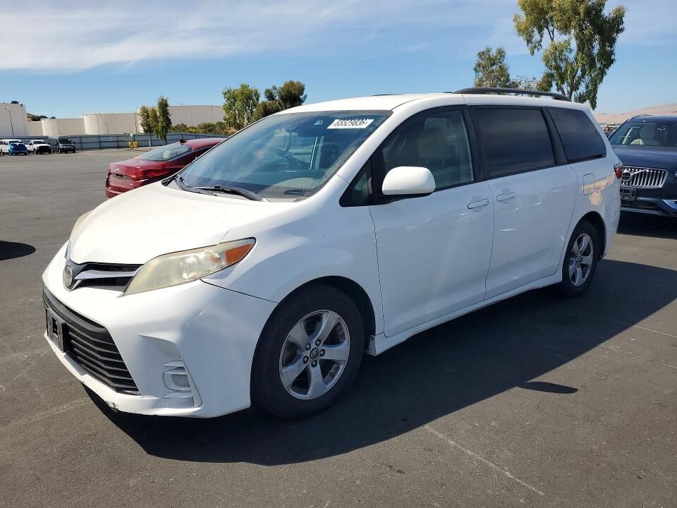 2019 TOYOTA Sienna