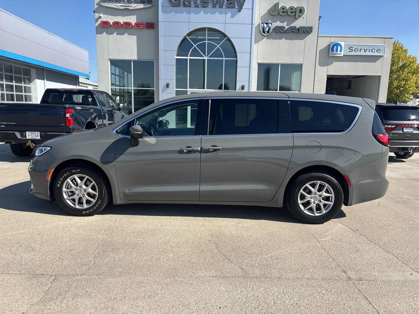 2023 CHRYSLER Pacifica