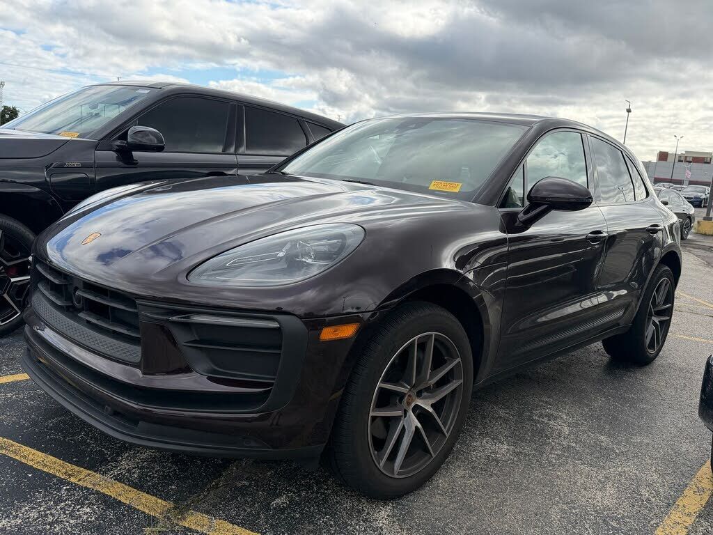 2024 PORSCHE Macan