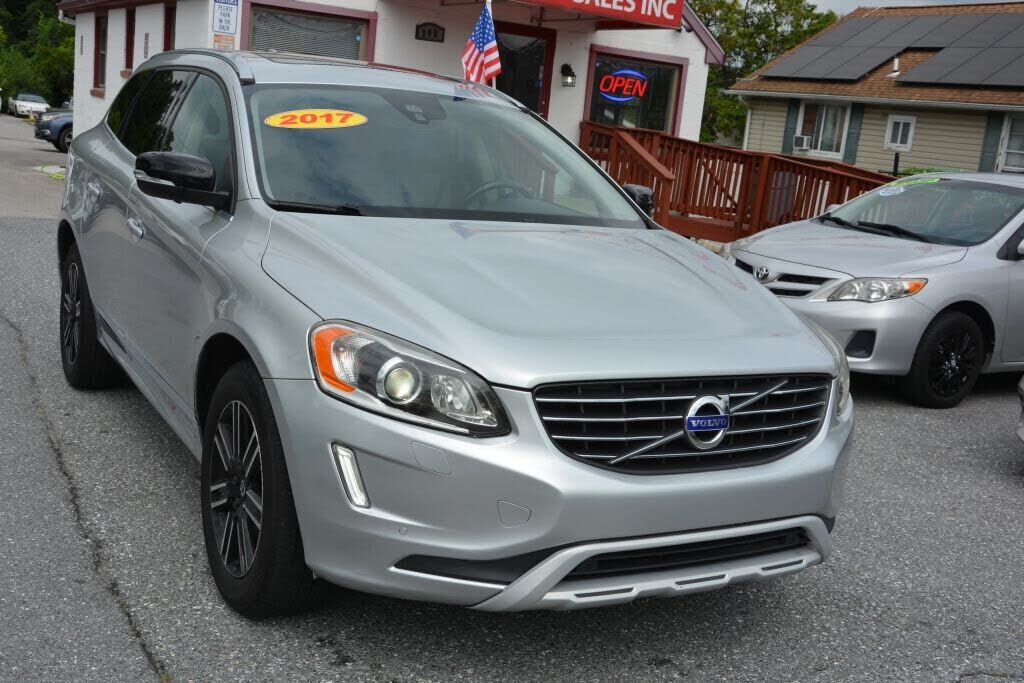 2017 VOLVO XC60