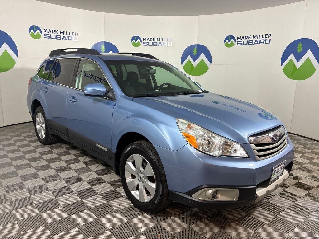 2012 SUBARU Outback
