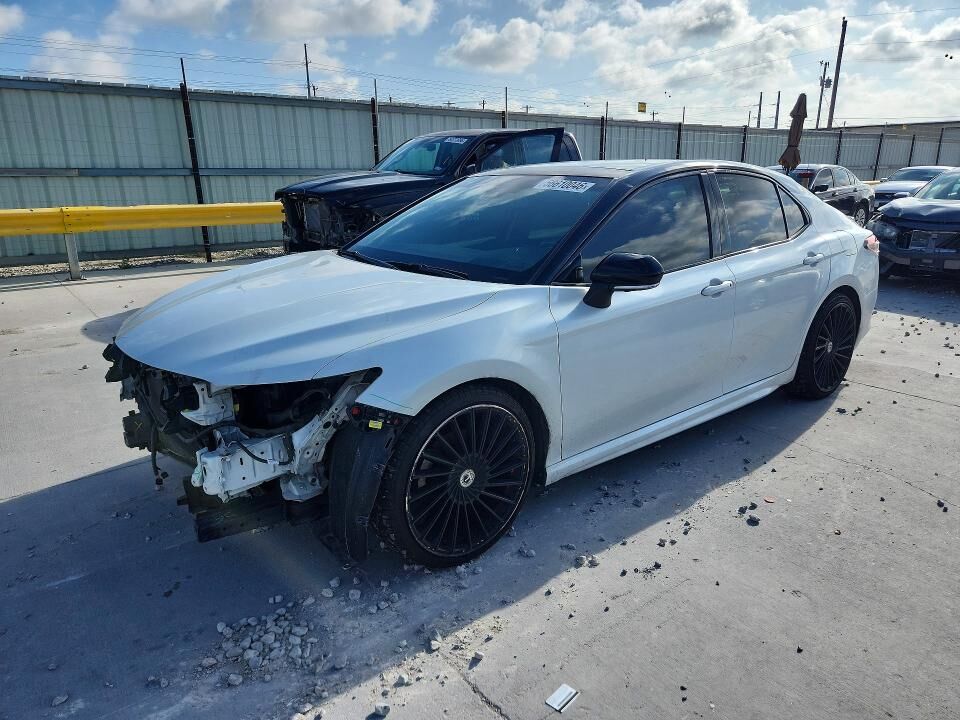 2018 TOYOTA Camry