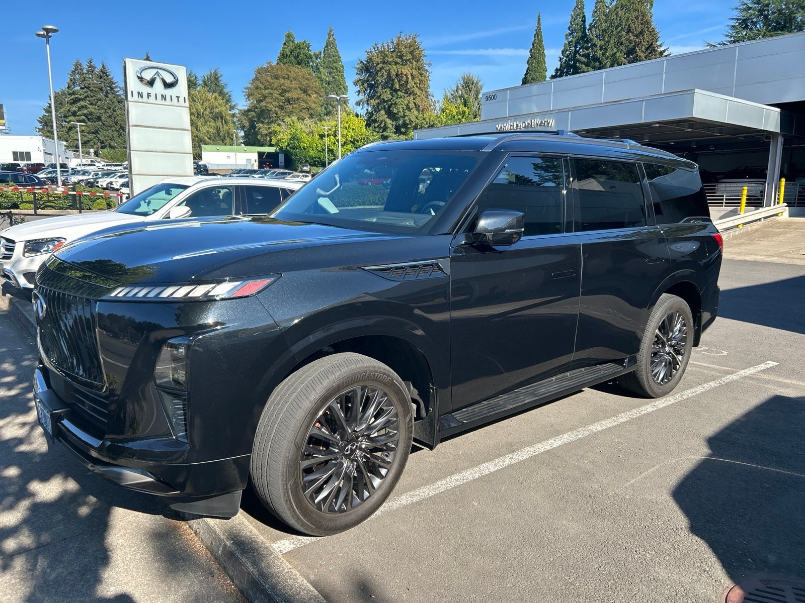 2025 INFINITI QX80