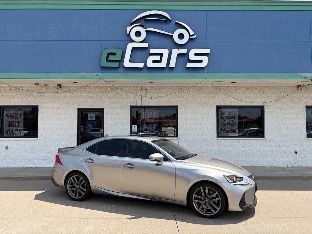 2019 LEXUS IS