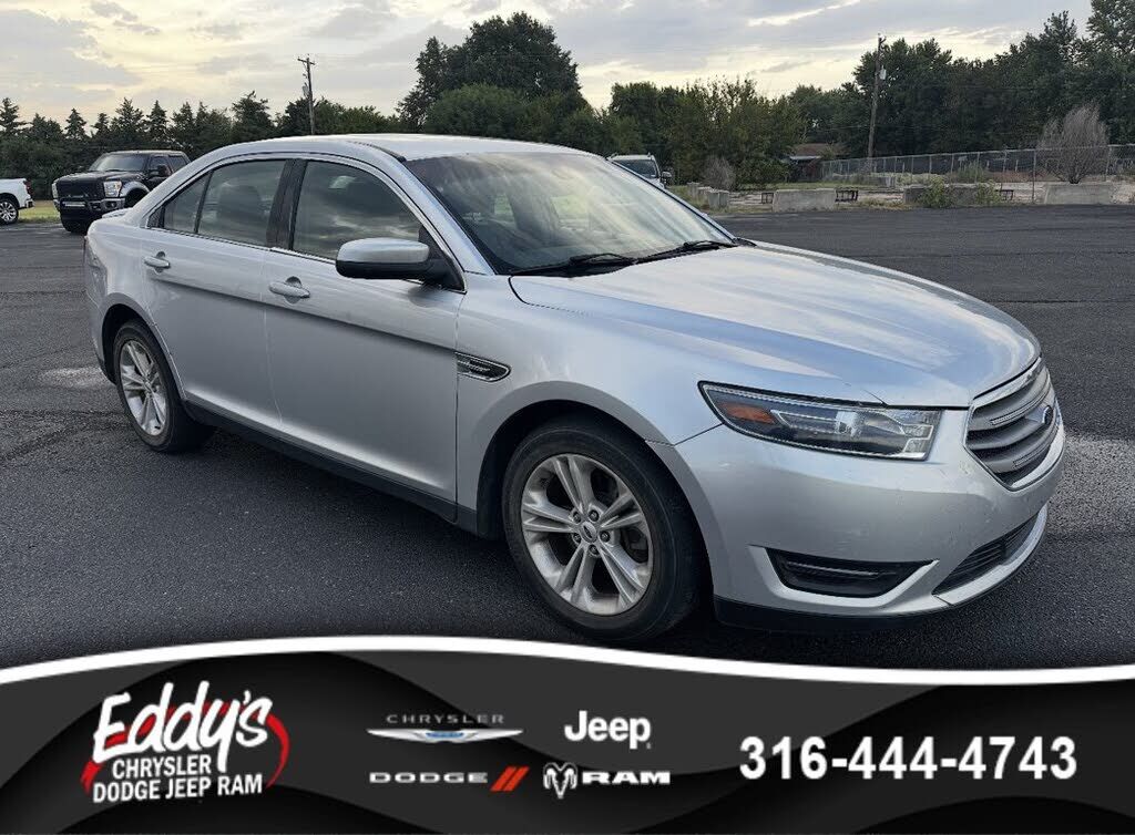 2016 FORD Taurus