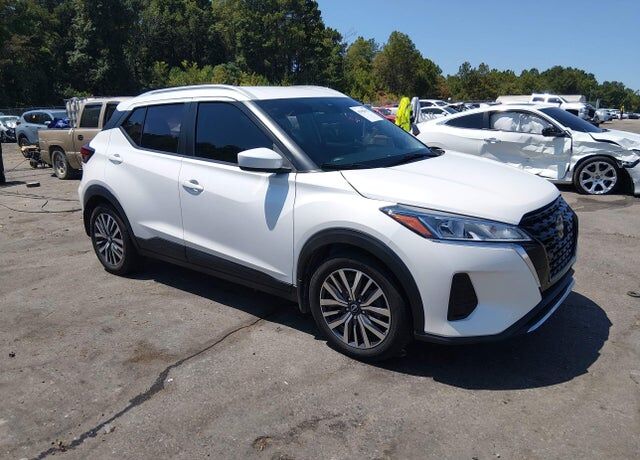 2022 NISSAN Kicks