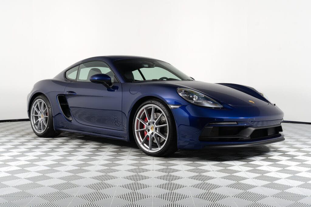 2025 PORSCHE 718