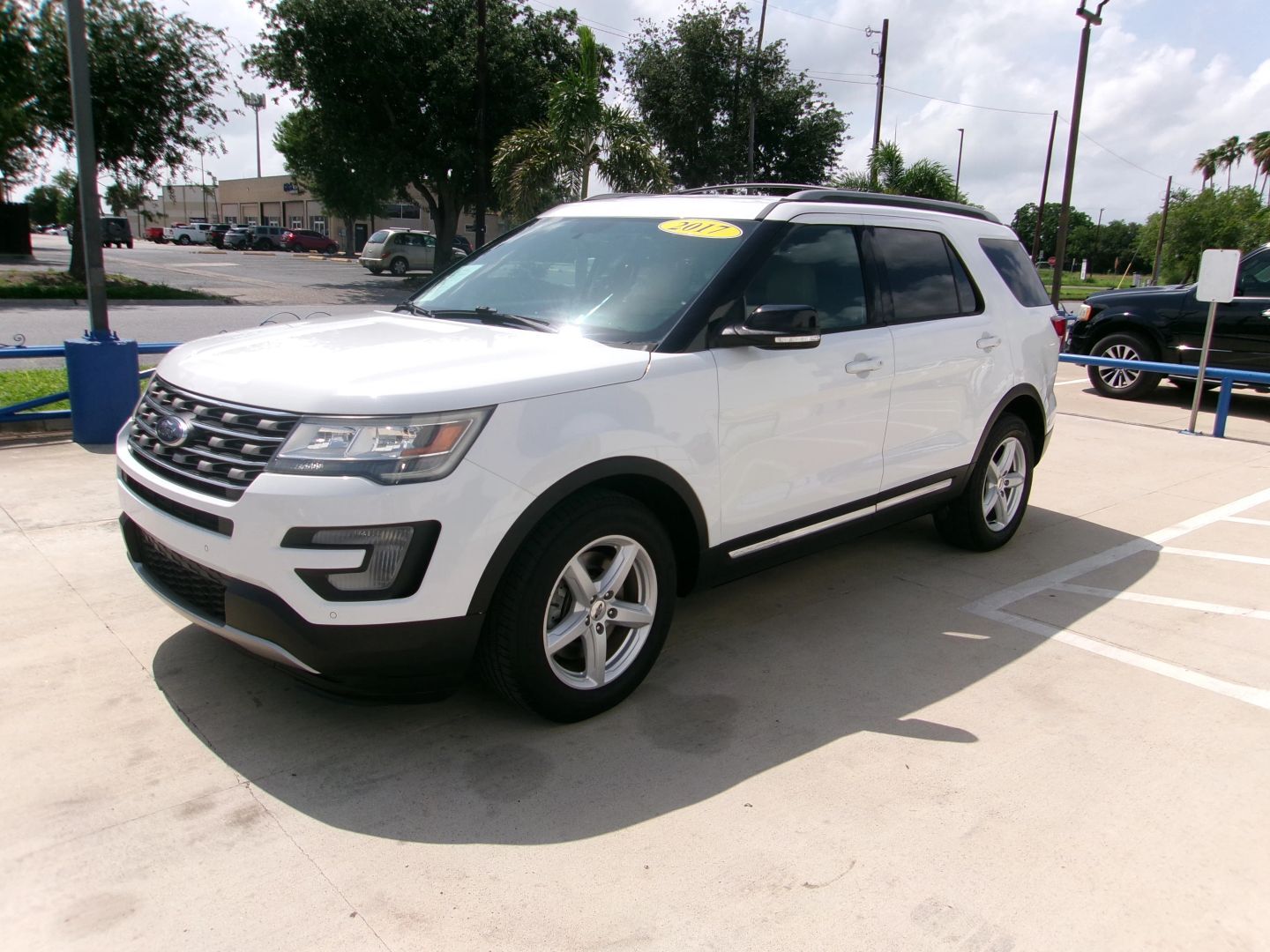 2017 FORD Explorer
