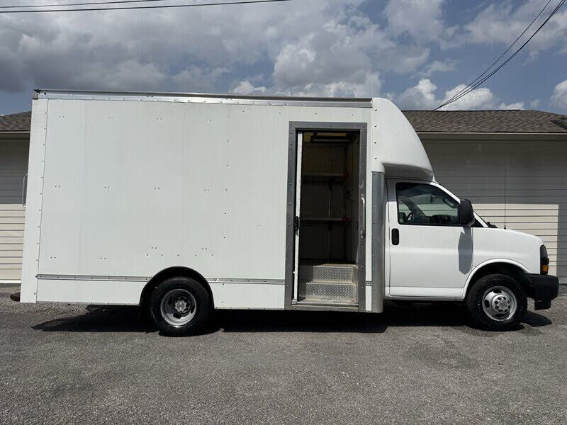 2021 CHEVROLET Express