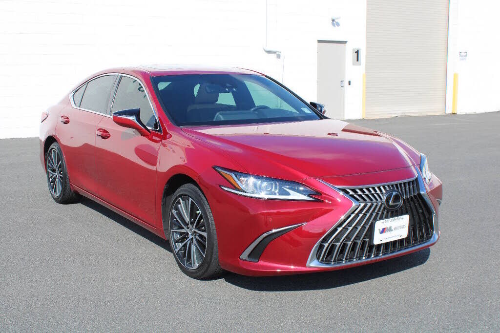 2024 LEXUS ES