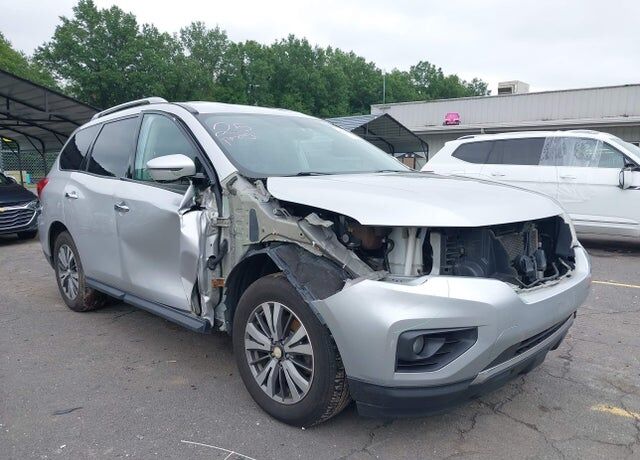 2017 NISSAN Pathfinder
