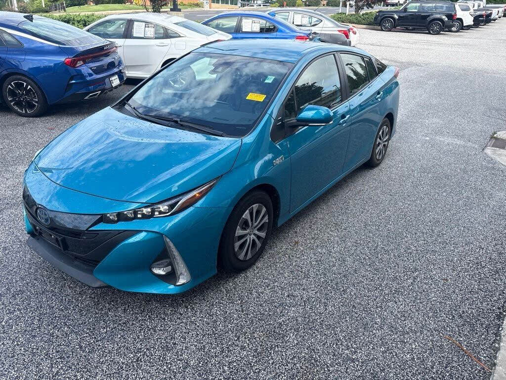 2022 TOYOTA Prius
