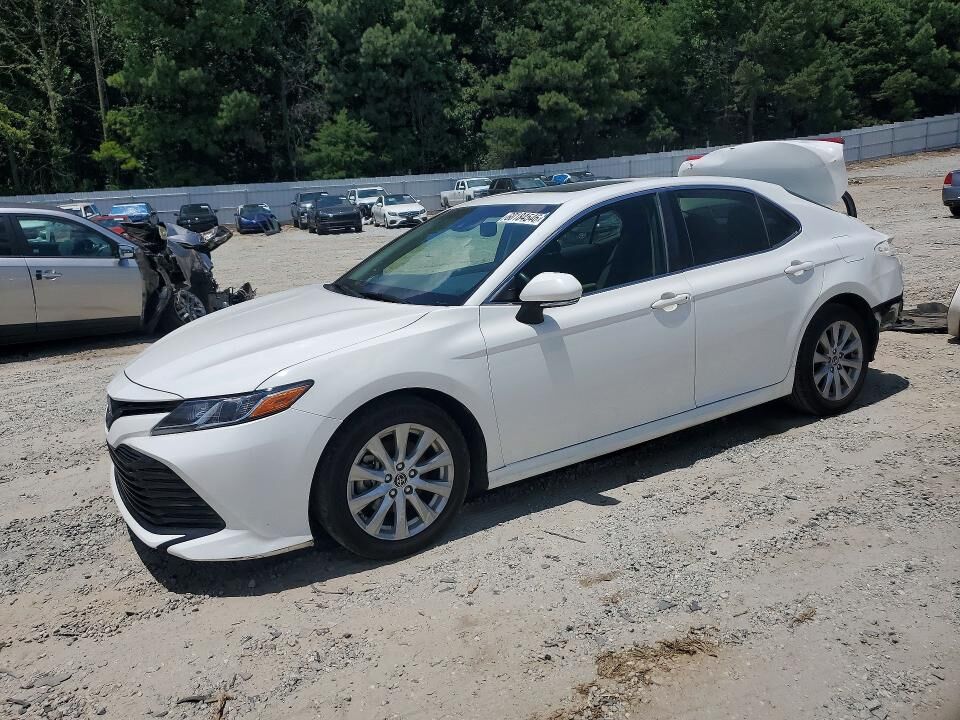 2018 TOYOTA Camry