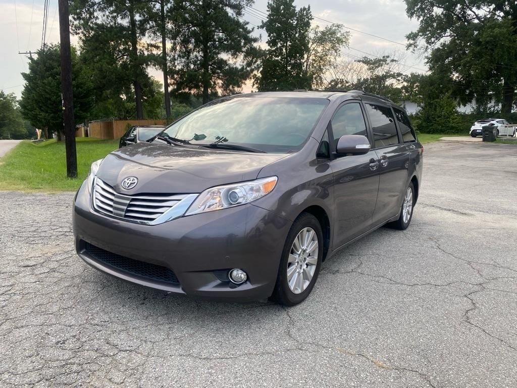 2013 TOYOTA Sienna