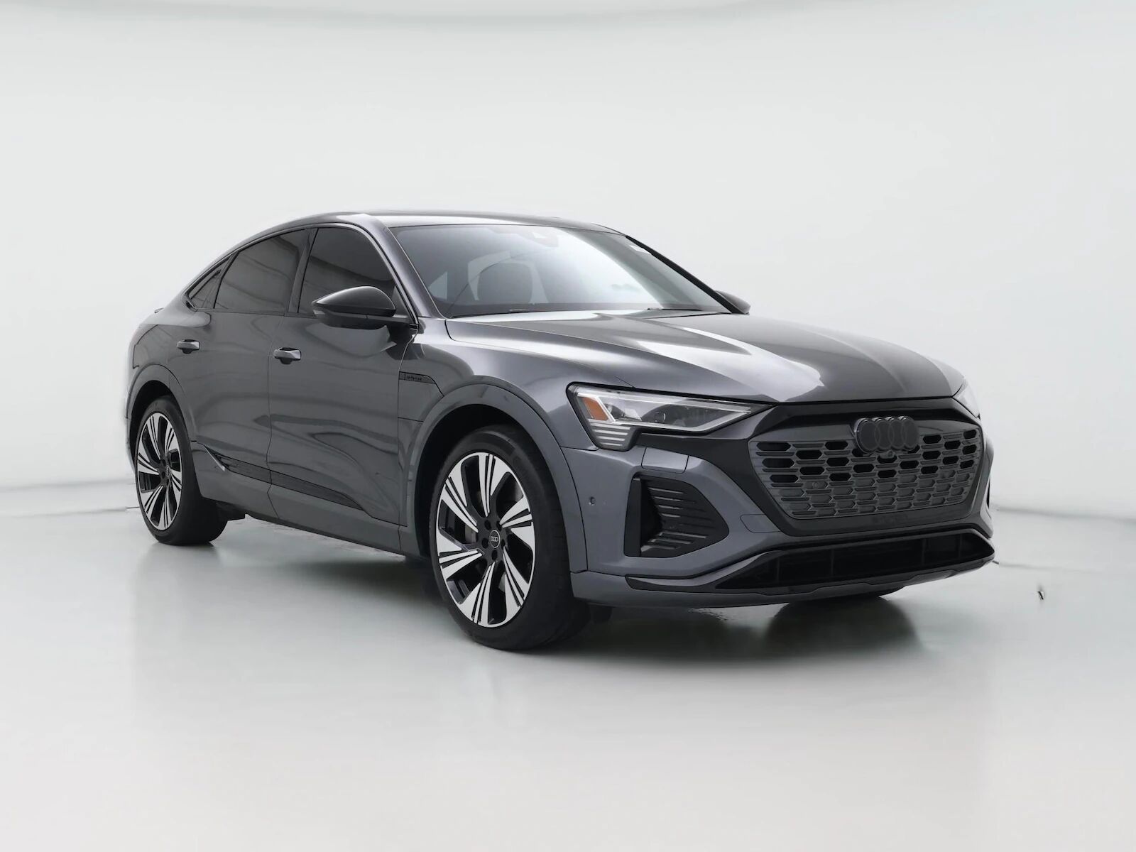 2024 AUDI Q8