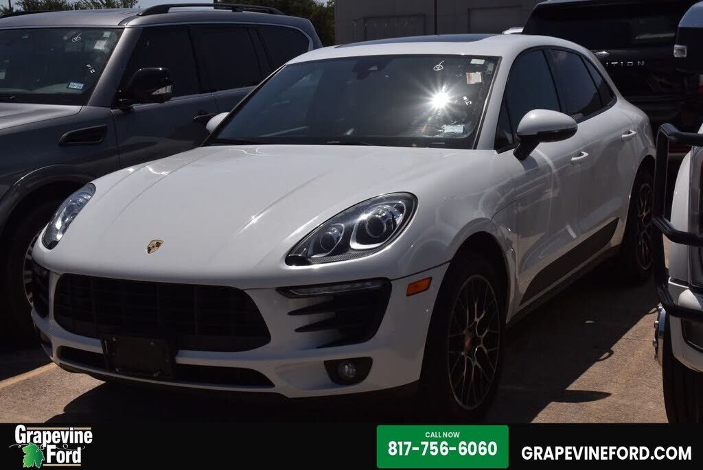 2018 PORSCHE Macan