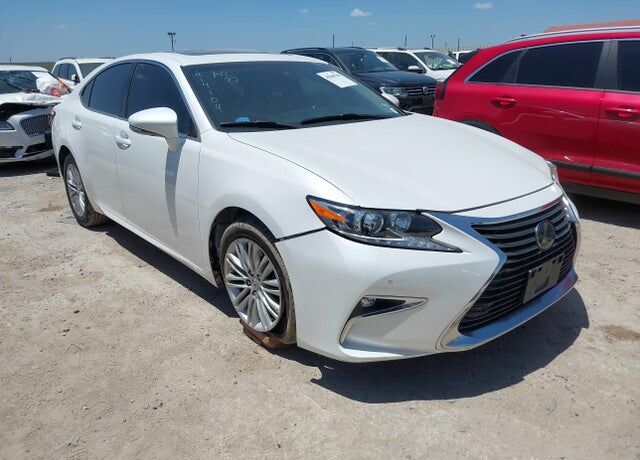 2016 LEXUS ES